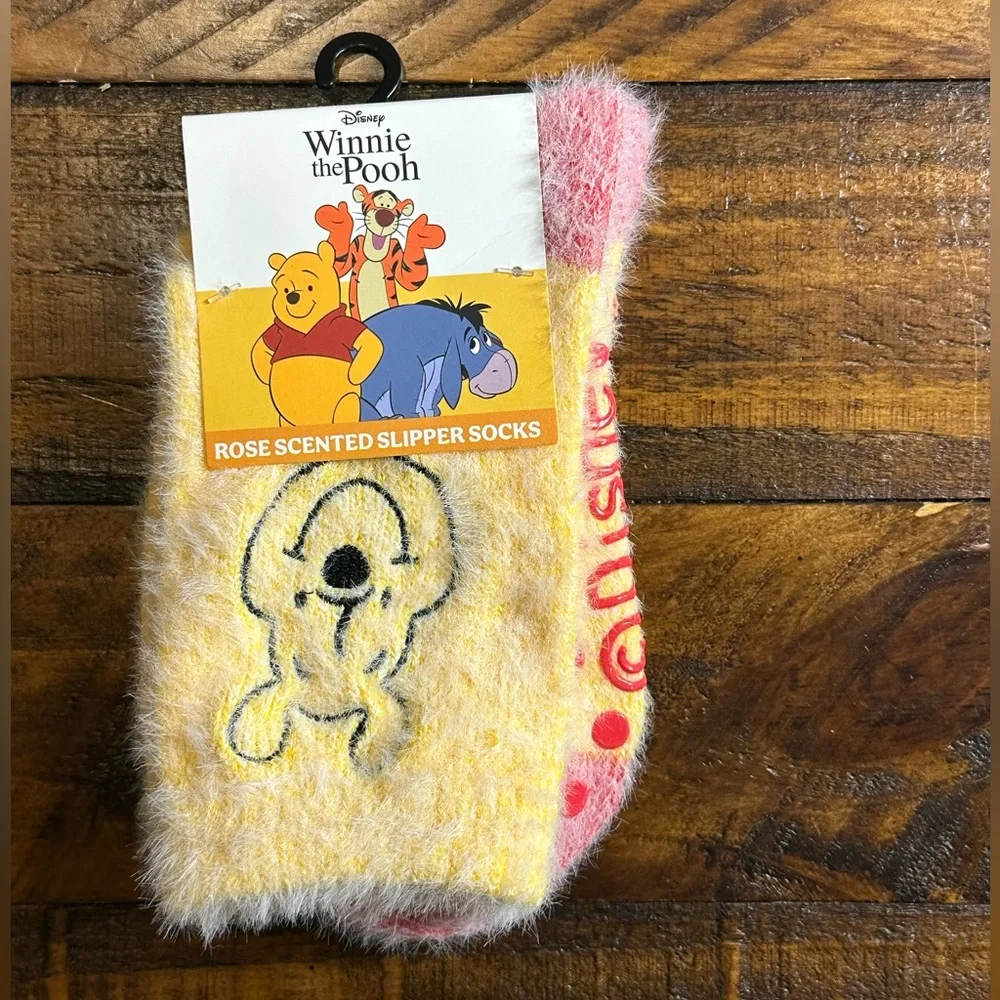 NWT Disney Winnie The Pooh Rose Scented Fuzzy Slipper Socks OS